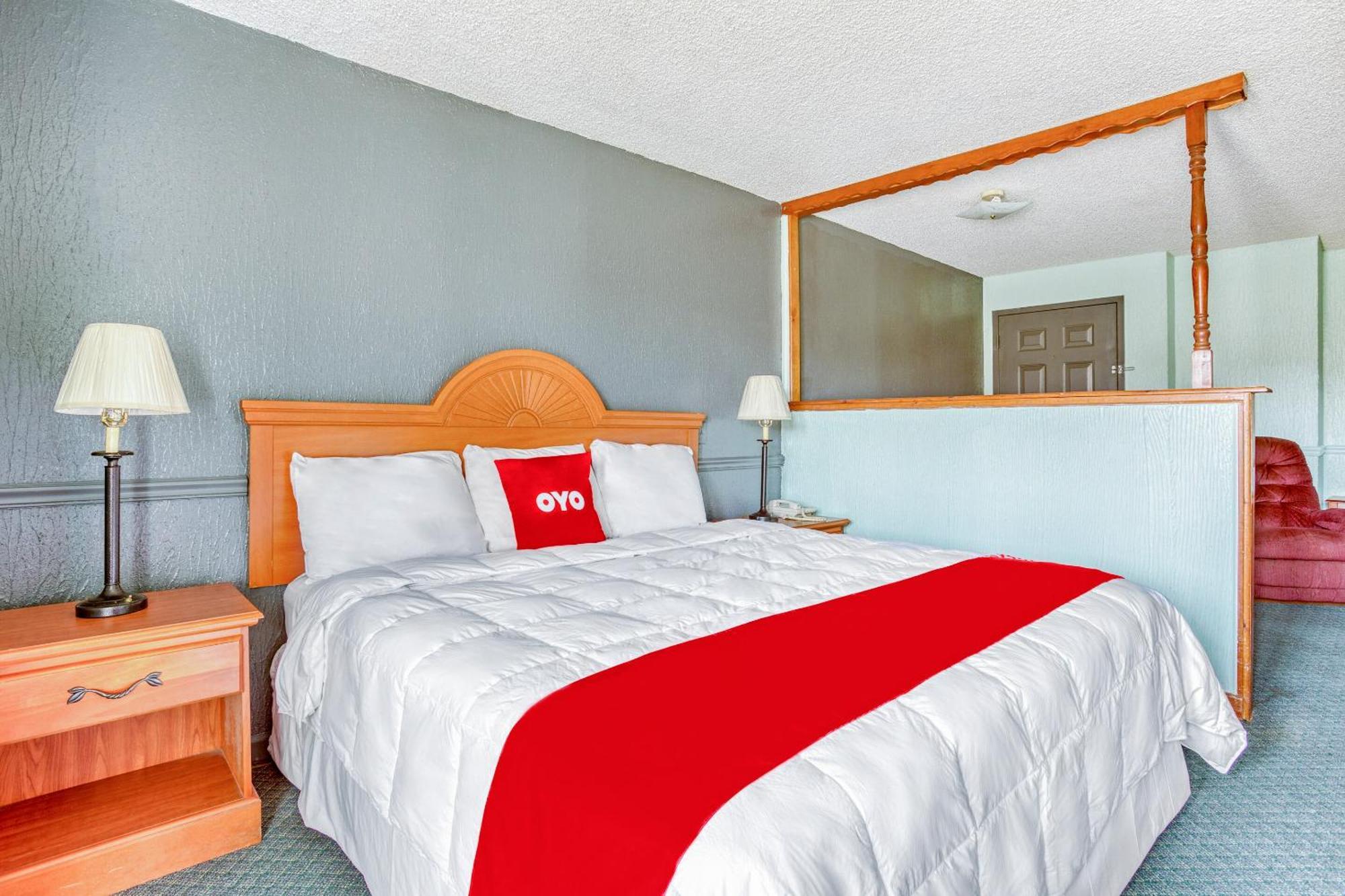 Oyo Townhouse Tulsa Woodland Hills Hotel Bagian luar foto