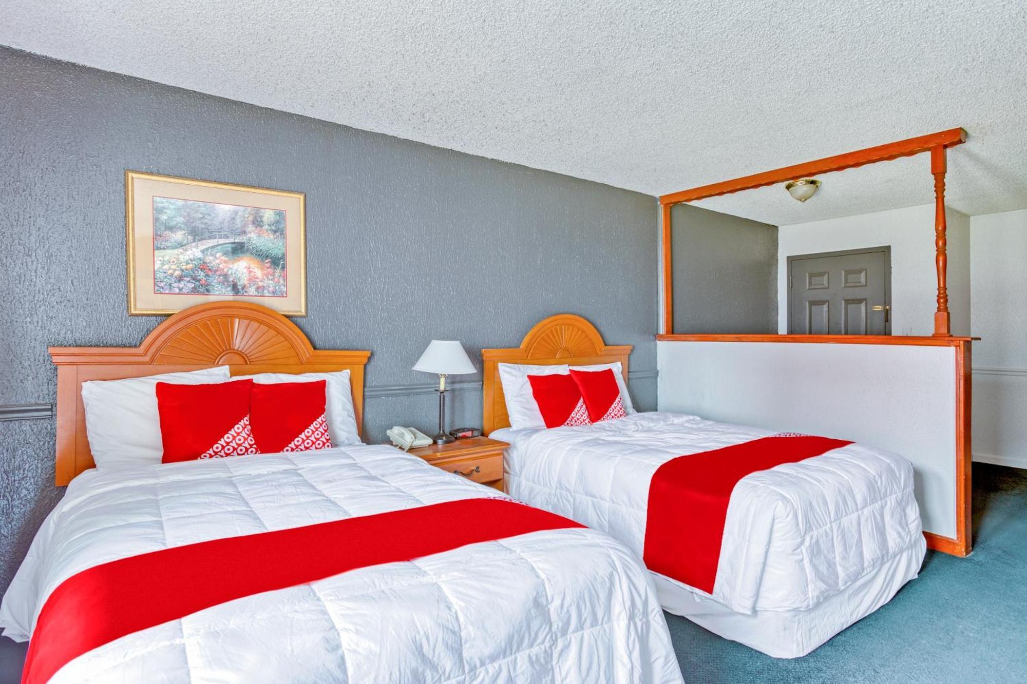 Oyo Townhouse Tulsa Woodland Hills Hotel Bagian luar foto
