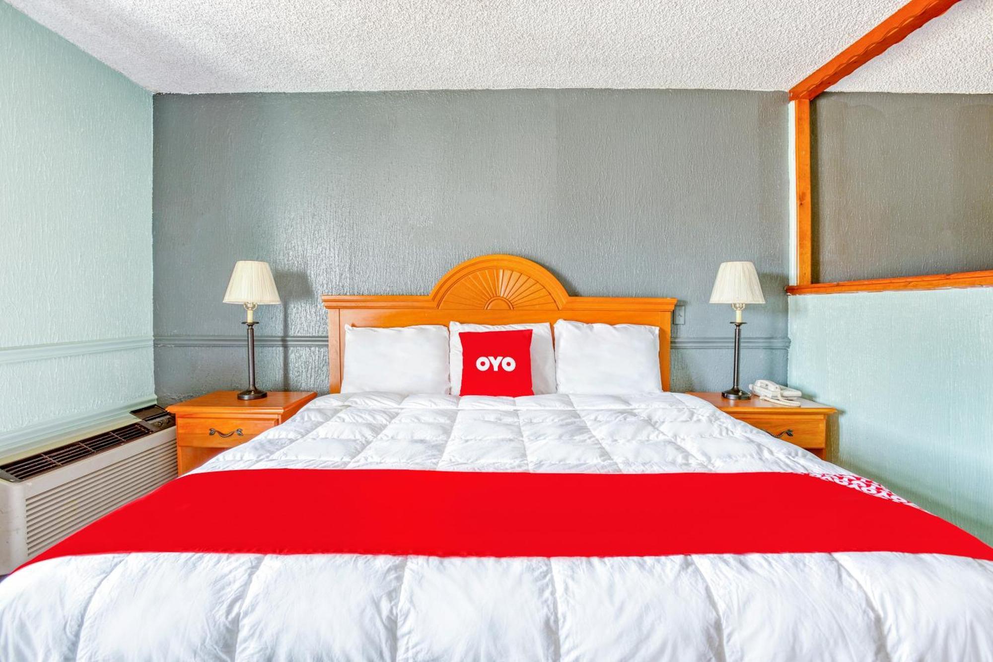 Oyo Townhouse Tulsa Woodland Hills Hotel Bagian luar foto
