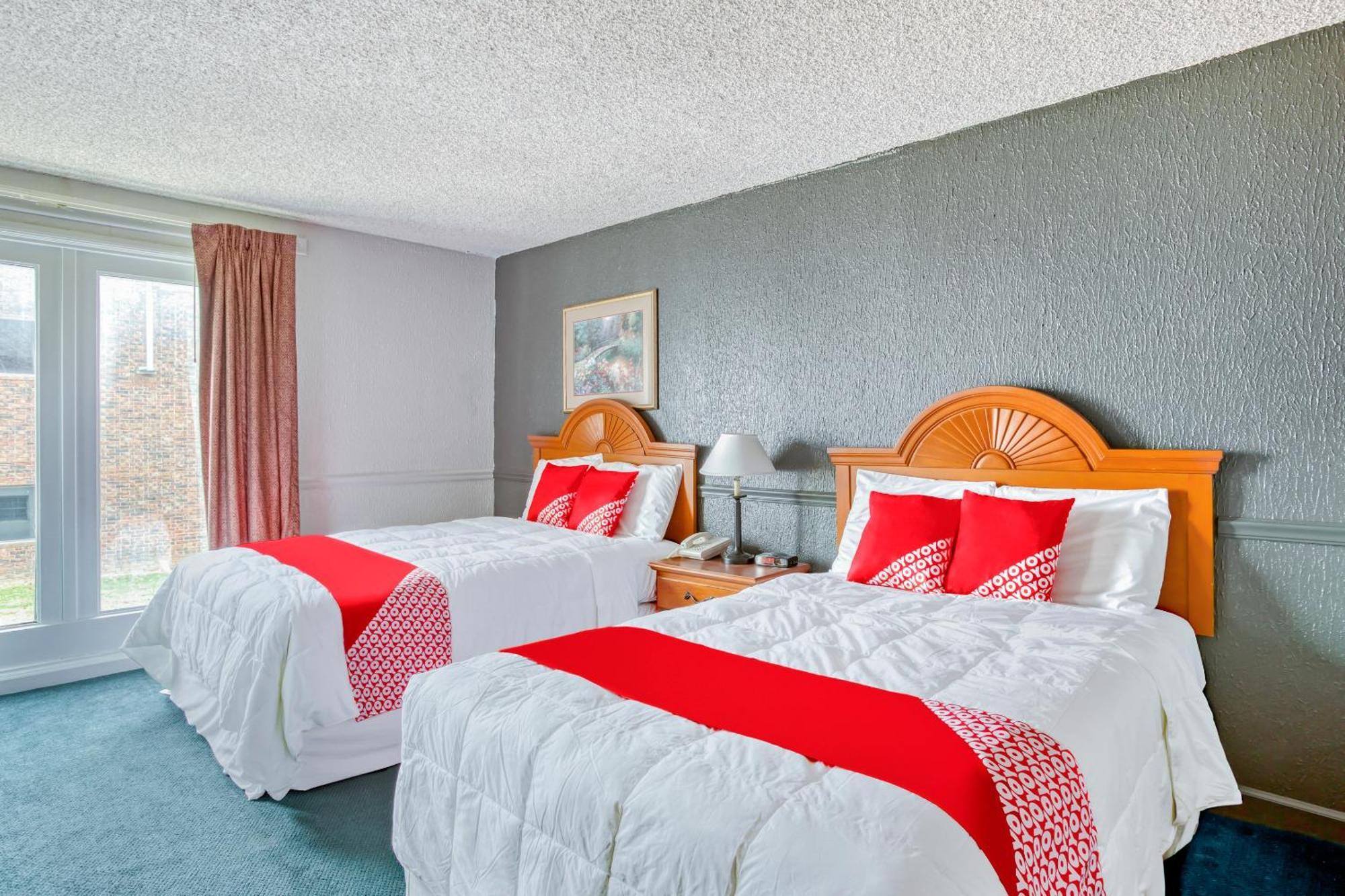 Oyo Townhouse Tulsa Woodland Hills Hotel Bagian luar foto