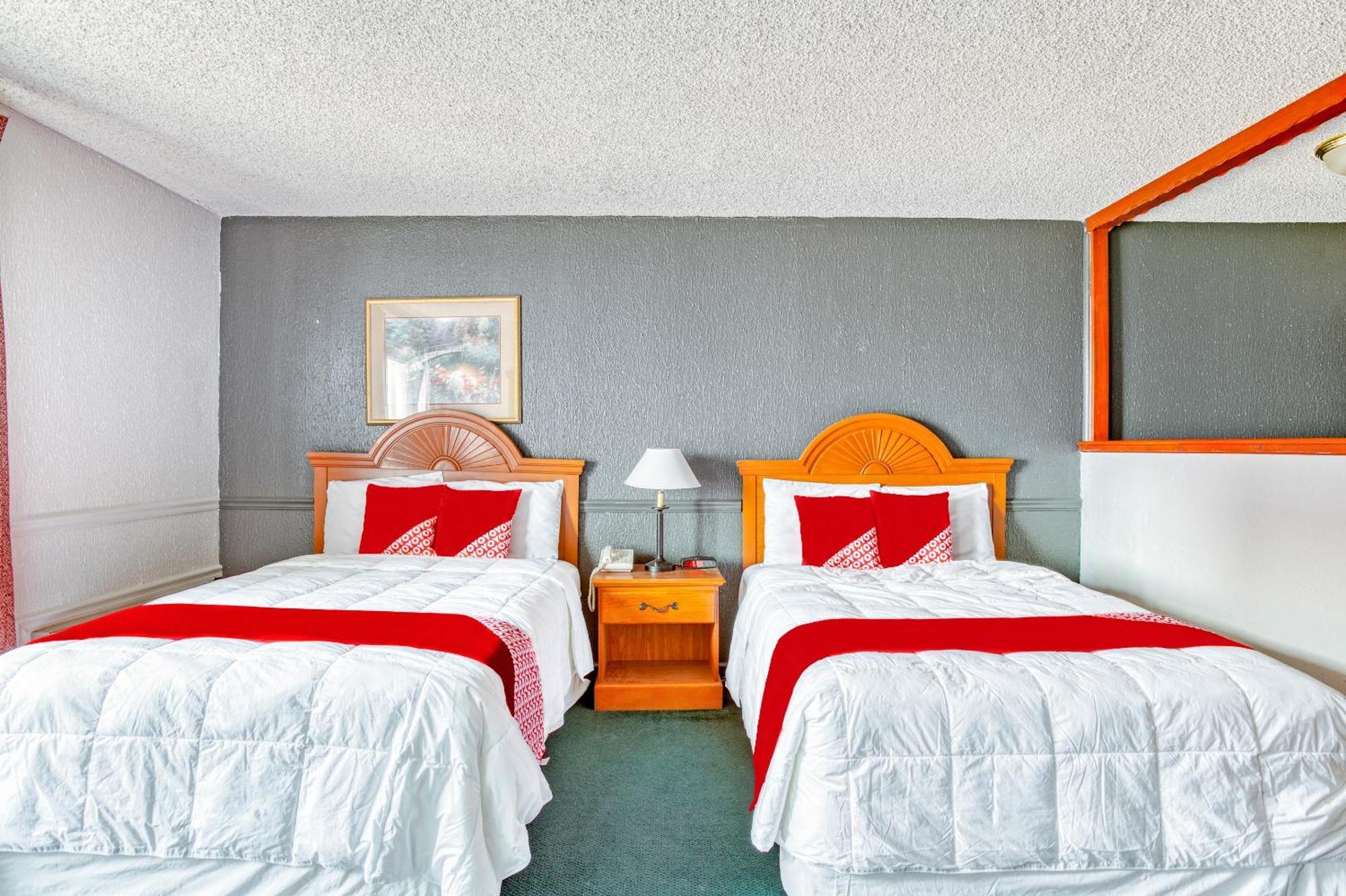 Oyo Townhouse Tulsa Woodland Hills Hotel Bagian luar foto