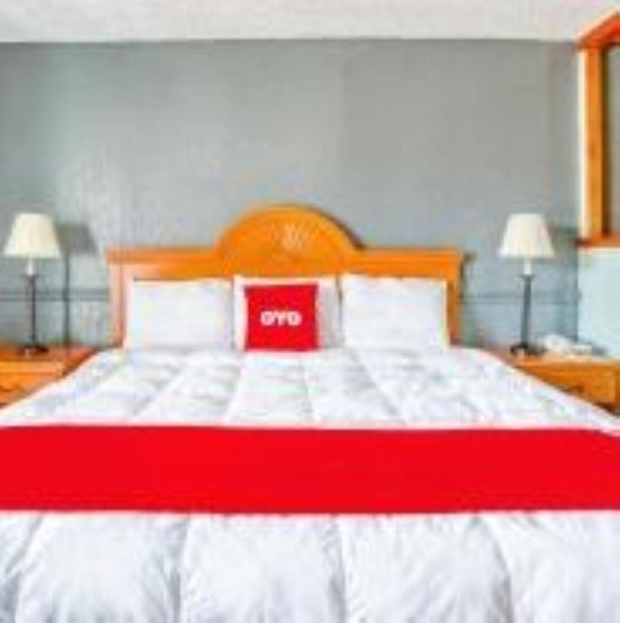 Oyo Townhouse Tulsa Woodland Hills Hotel Bagian luar foto