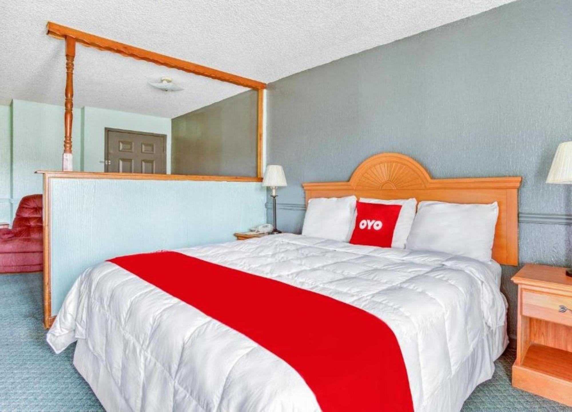 Oyo Townhouse Tulsa Woodland Hills Hotel Bagian luar foto