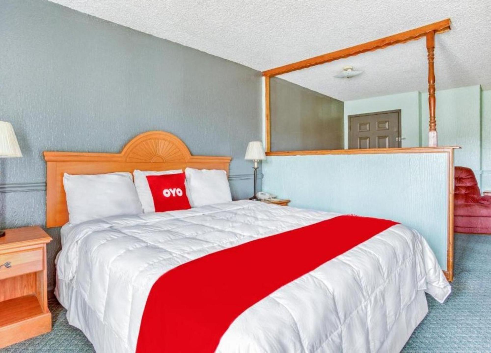Oyo Townhouse Tulsa Woodland Hills Hotel Bagian luar foto